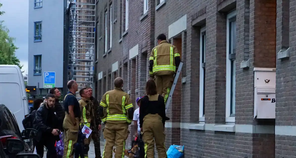 Brandweer controleert constructie wegens scheuren - Foto 1