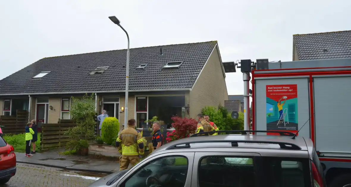 Woningbrand bij oudere snel onder controle - Foto 2