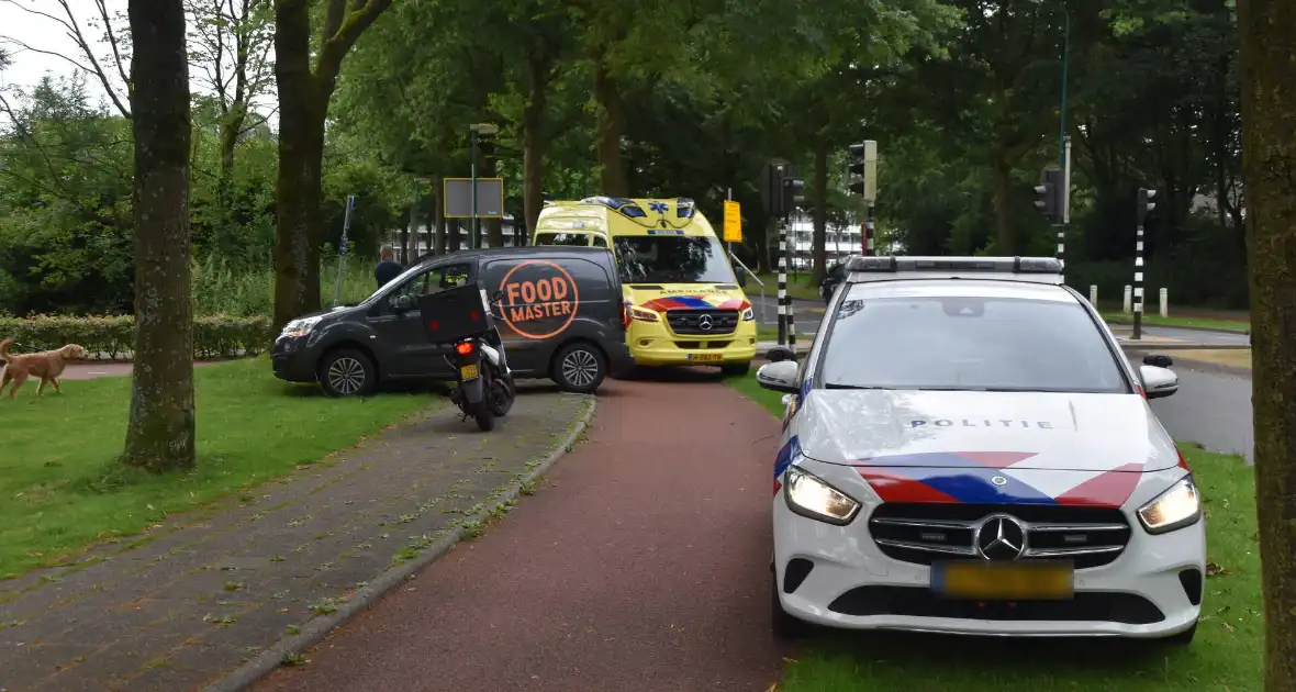 Bezorger onderuit bij eenzijdig ongeval met scooter