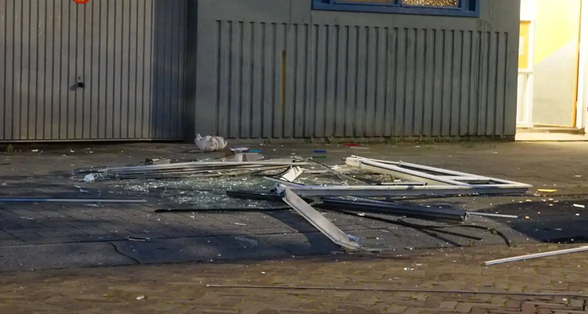 Werkend drugslab veroorzaakt explosie, vuurwapen aangetroffen - Foto 5
