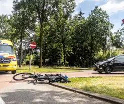 Automobilist ziet fietser over het hoofd met een aanrijding tot gevolg