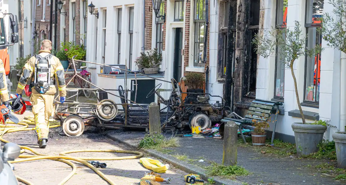 Woning aangetast door voertuigbrand - Foto 1