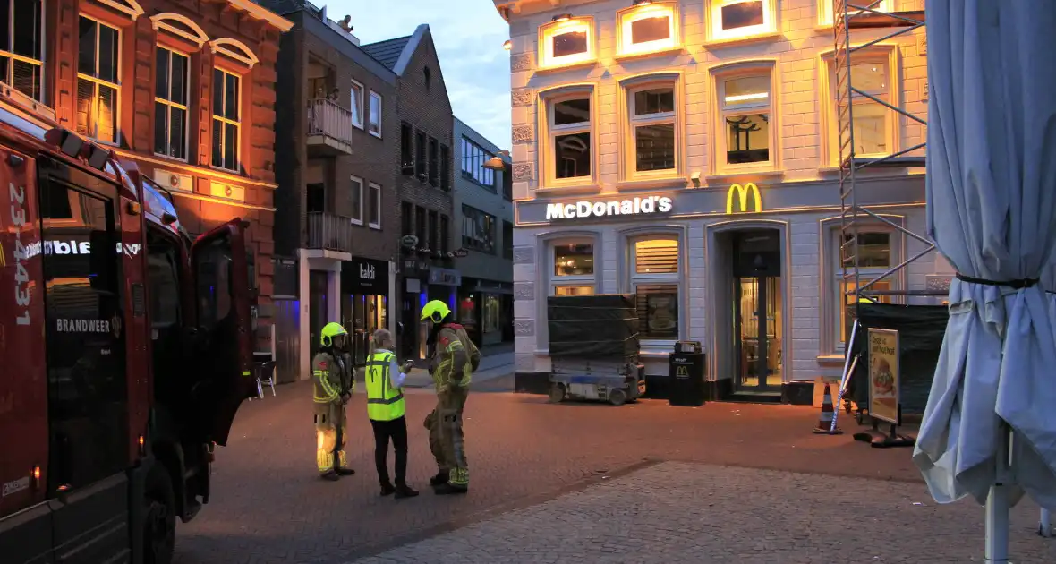 Brandweer ingezet bij McDonald's vanwege gaslucht - Foto 6