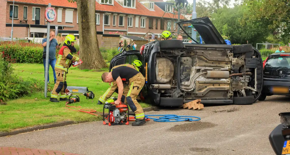 Traumateam ingezet voor ongeval in woonwijk - Foto 1