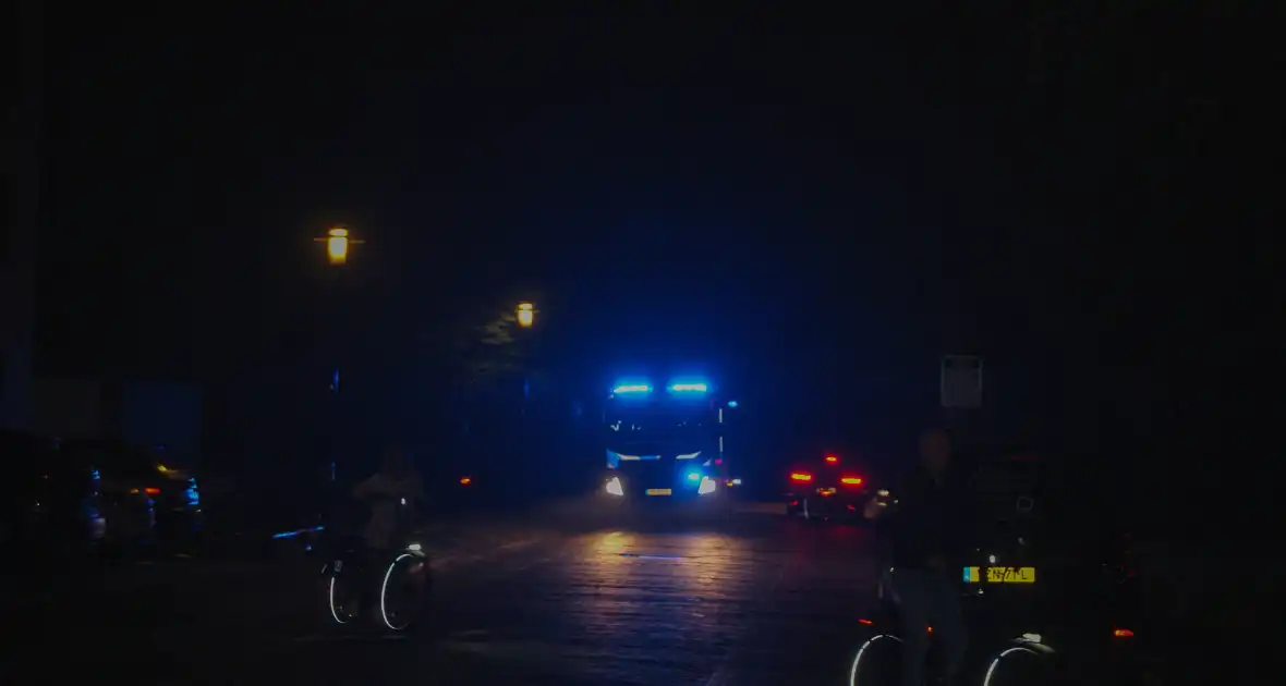 Uitslaande brand bij fietsenwinkel - Foto 3