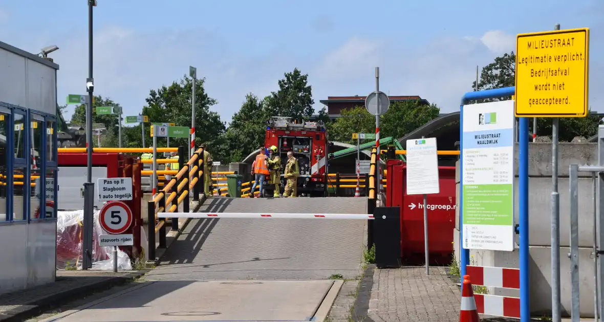 Container in brand bij milieustraat - Foto 3