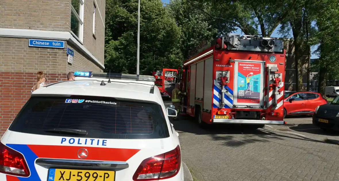 Magnetron vlieg in keuken in brand