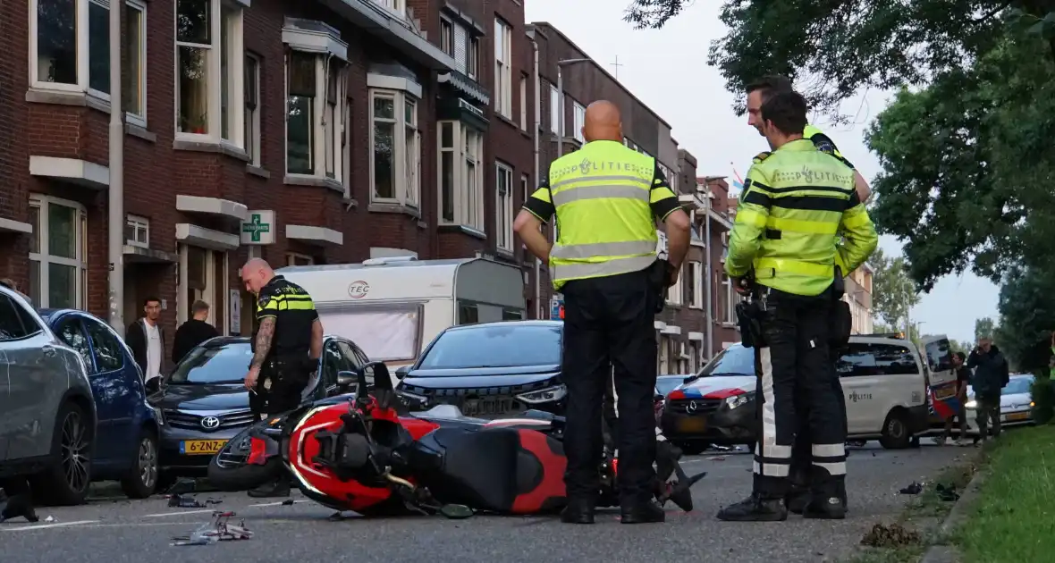 Grote schade na aanrijding met motorrijder - Foto 12