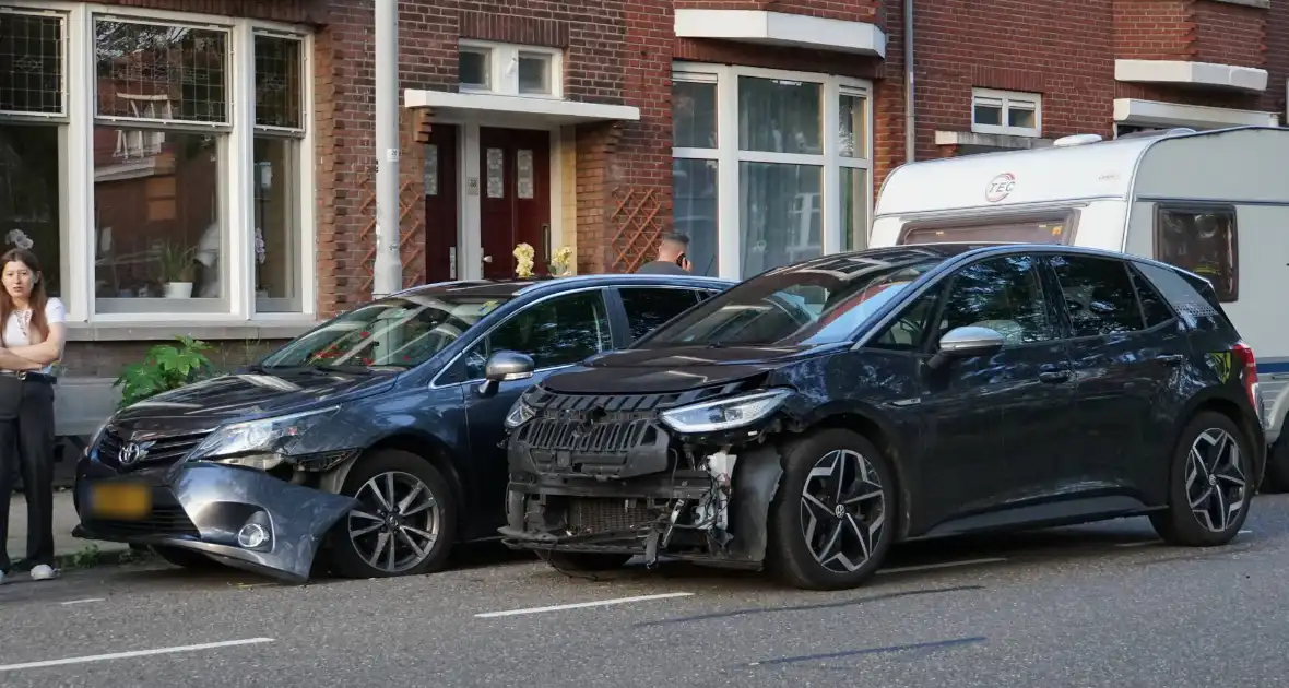 Automobilist schept motorrijder - Foto 3