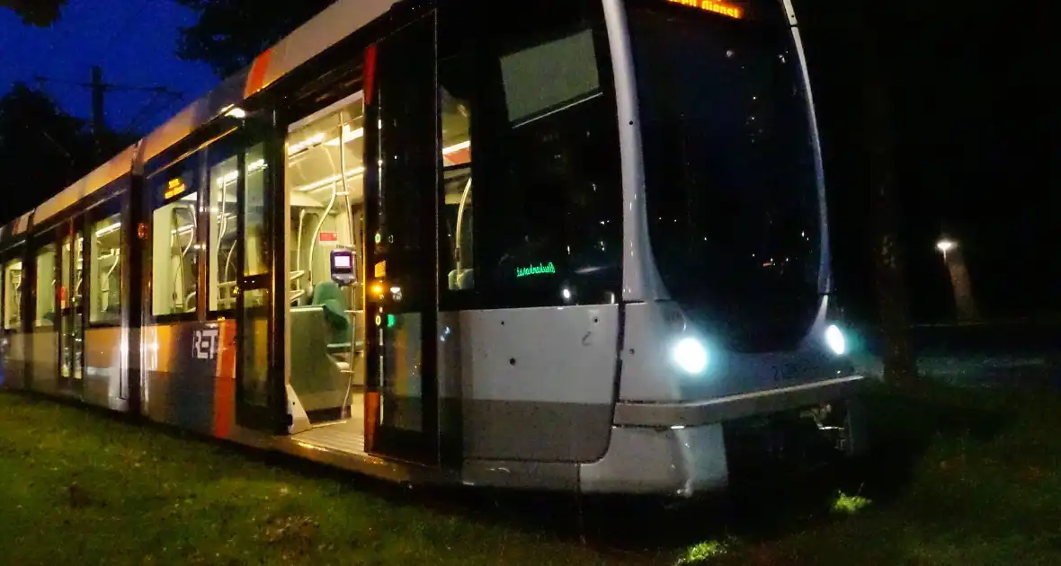 Opzittenden scooter gewond bij botsing met tram - Foto 1