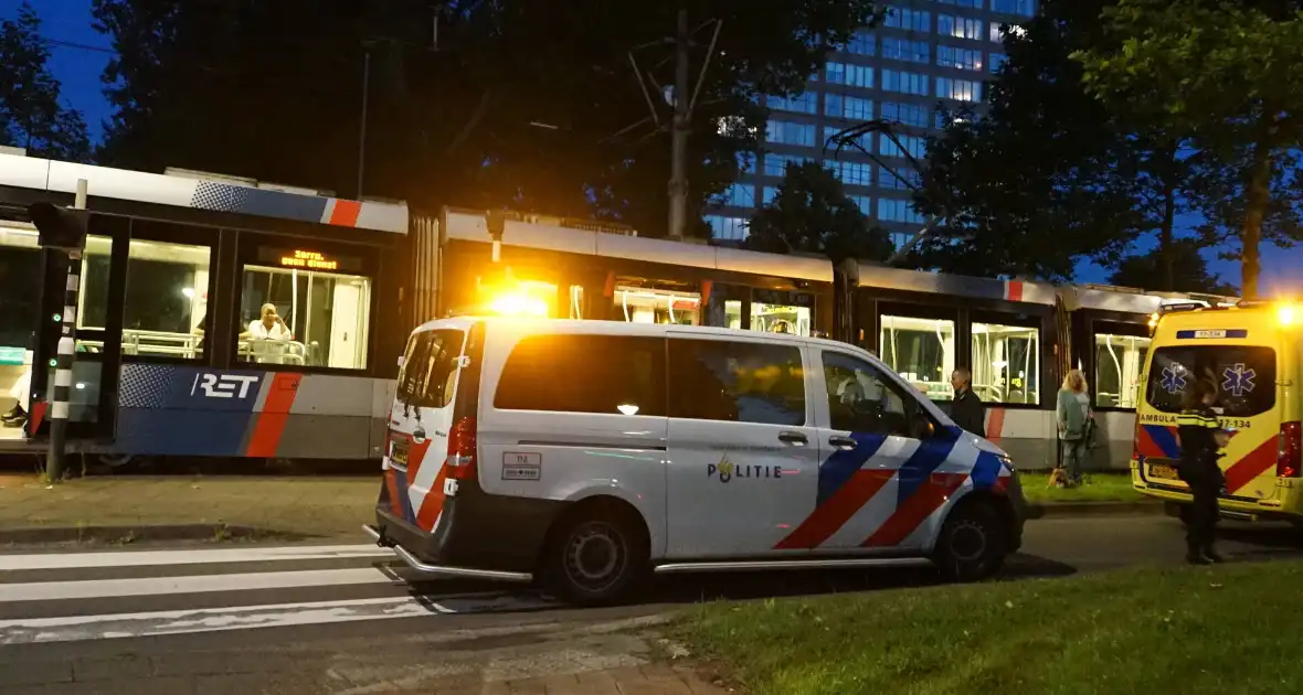 Opzittenden scooter gewond bij botsing met tram - Foto 2