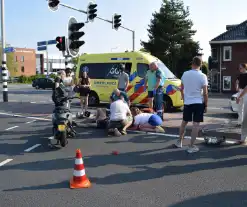 Scooterrijder gewond bij aanrijding met bakwagen