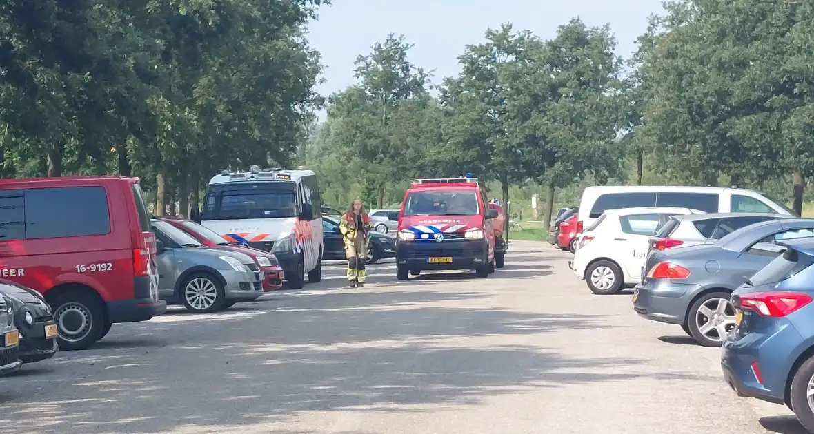 Hulpdiensten ingezet voor mogelijk persoon te water - Foto 3