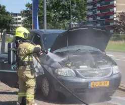 Oud brandweerman blust autobrand