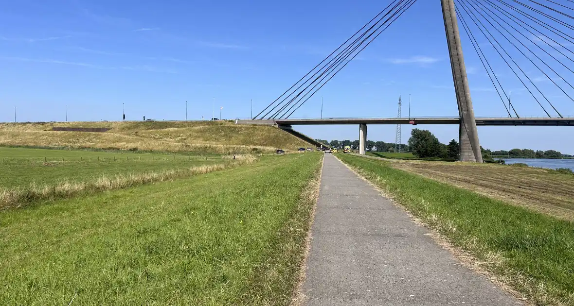 Persoon overleden na grote zoektocht in IJssel - Foto 1