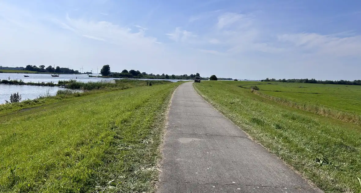 Persoon overleden na grote zoektocht in IJssel - Foto 5