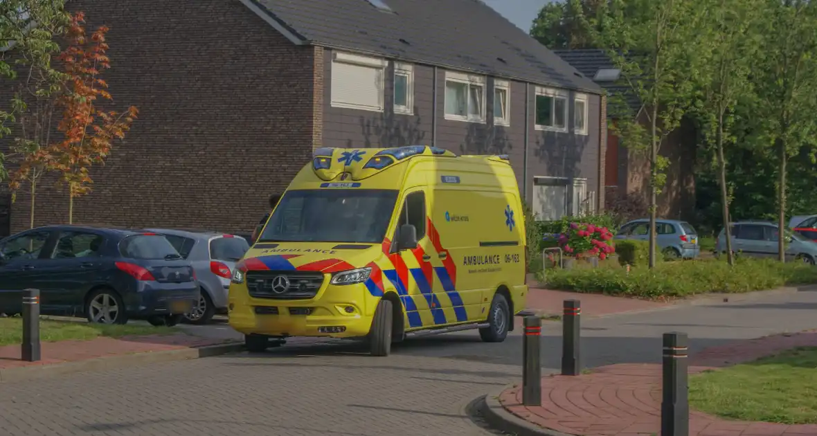 Fietser rijdt tegen openslaande autodeur - Foto 3