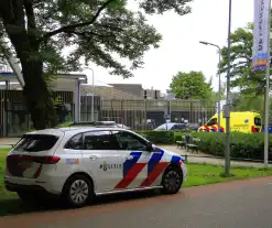 Incident in zwembad, politie doet onderzoek