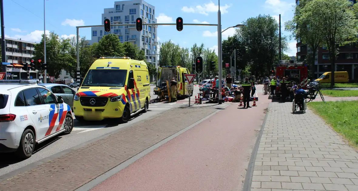 Hulpdiensten groots ingezet voor waaronder een traumateam voor incident op straat