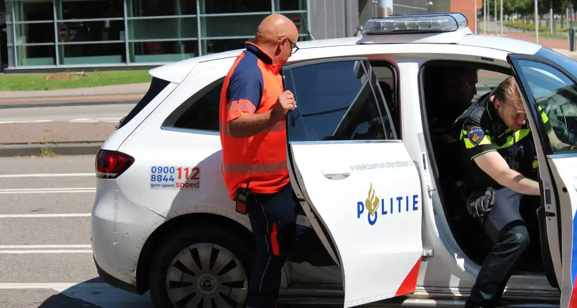 Hulpdiensten groots ingezet voor waaronder een traumateam voor incident op straat - Foto 1