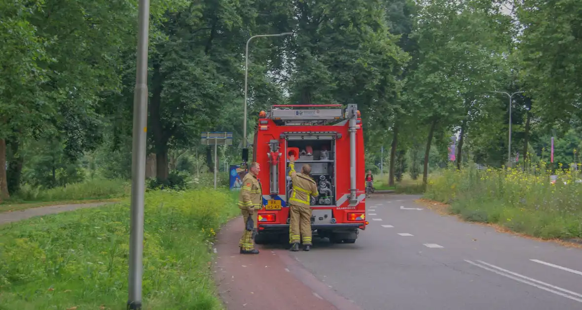 Brandweer ingezet voor oude Volvo die vlam vat - Foto 3