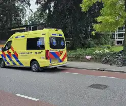 Persoon op driewieler ten val