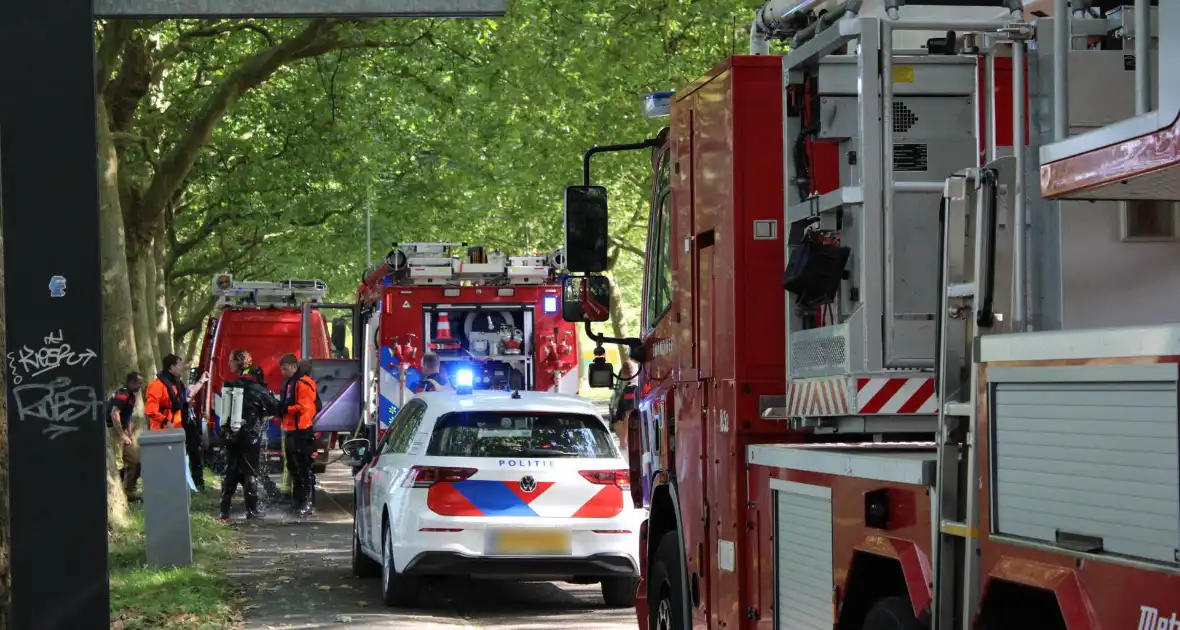 Hulpdiensten groots ingezet voor een te water geraakt persoon - Foto 4