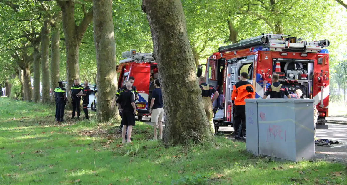 Hulpdiensten groots ingezet voor een te water geraakt persoon - Foto 5