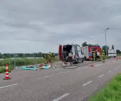 Brandweer ingezet voor brandend materiaal in bestelbus