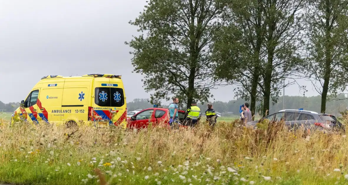 Drie voertuigen betrokken bij kop-staartaanrijding - Foto 2