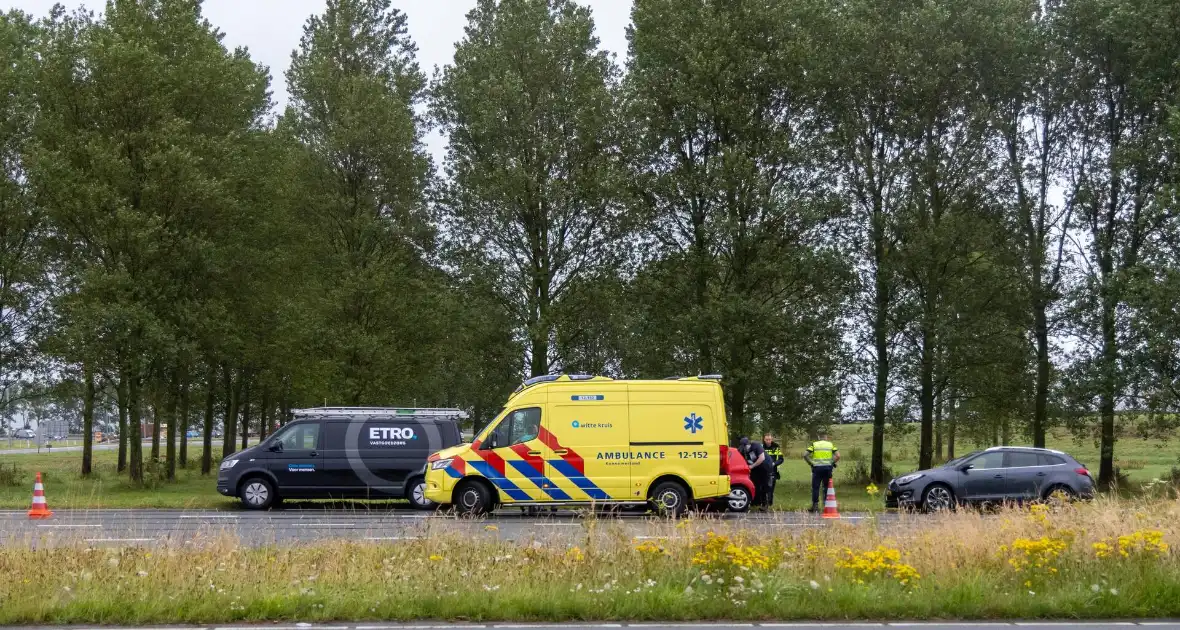 Drie voertuigen betrokken bij kop-staartaanrijding - Foto 3