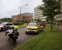 Porsche bestuurder klapt achterop auto ambulance