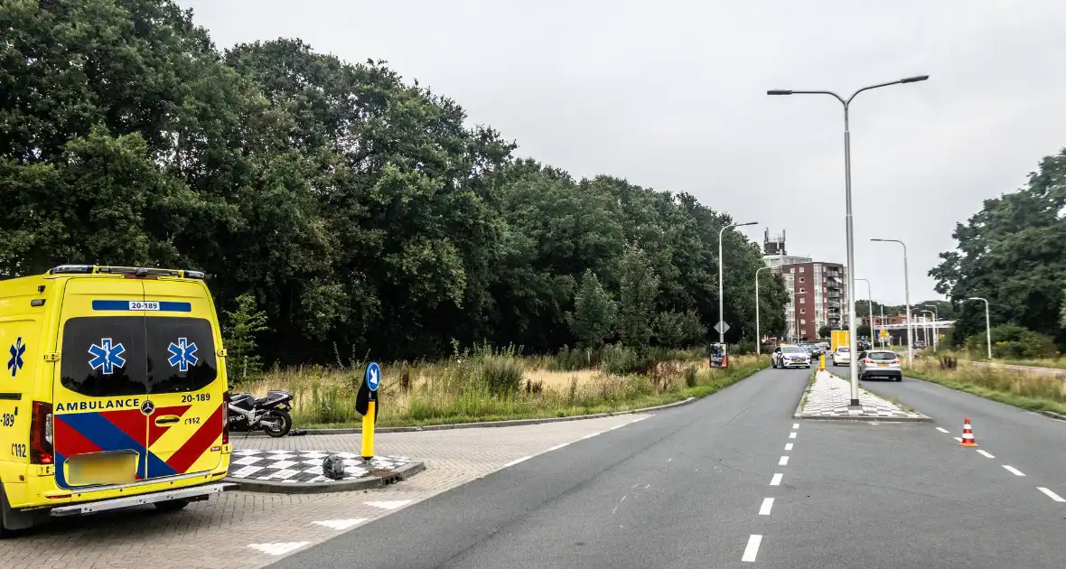 Motorrijder aangereden door automobilist - Foto 1