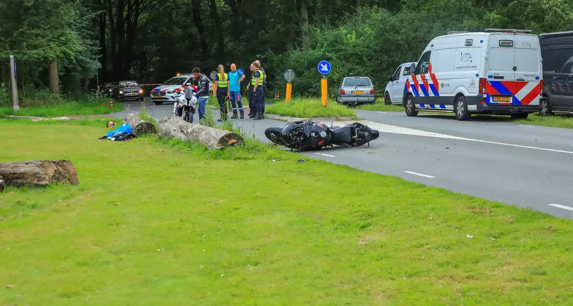 Motorrijder zwaargewond na ongeval - Foto 3