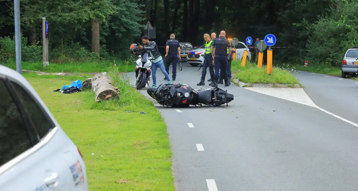 Motorrijder zwaargewond na ongeval - Foto 4