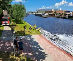 Pleziervaartuig brandt volledig uit