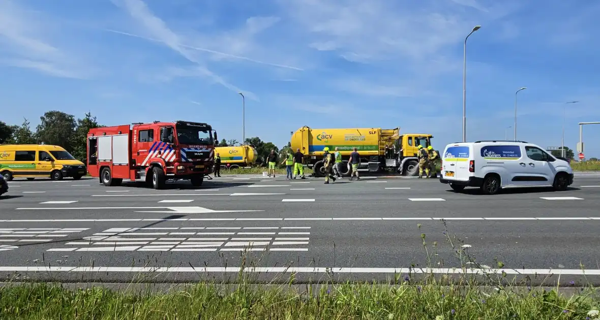 Brandweer ingezet voor brandende vuilniswagen - Foto 3