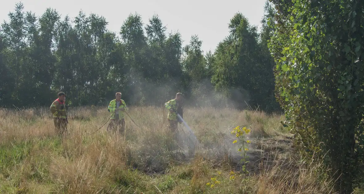 Brandweer blust bosschage brand - Foto 3