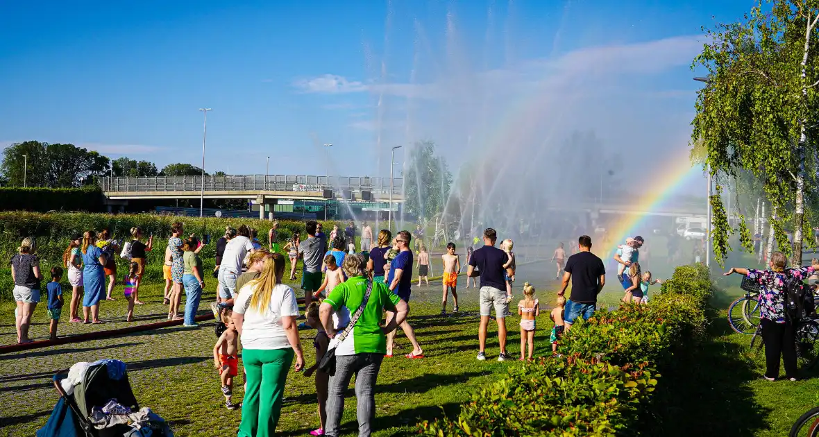 Waterfestijn zorgt voor veel plezier en afkoeling - Foto 1