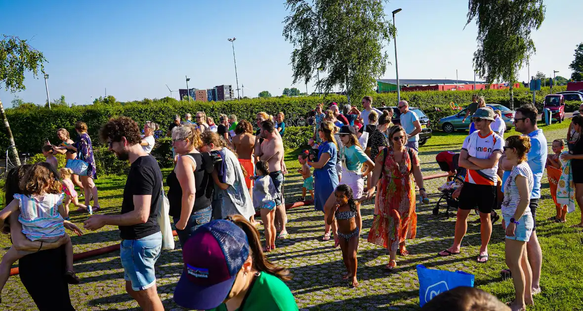 Waterfestijn zorgt voor veel plezier en afkoeling - Foto 10