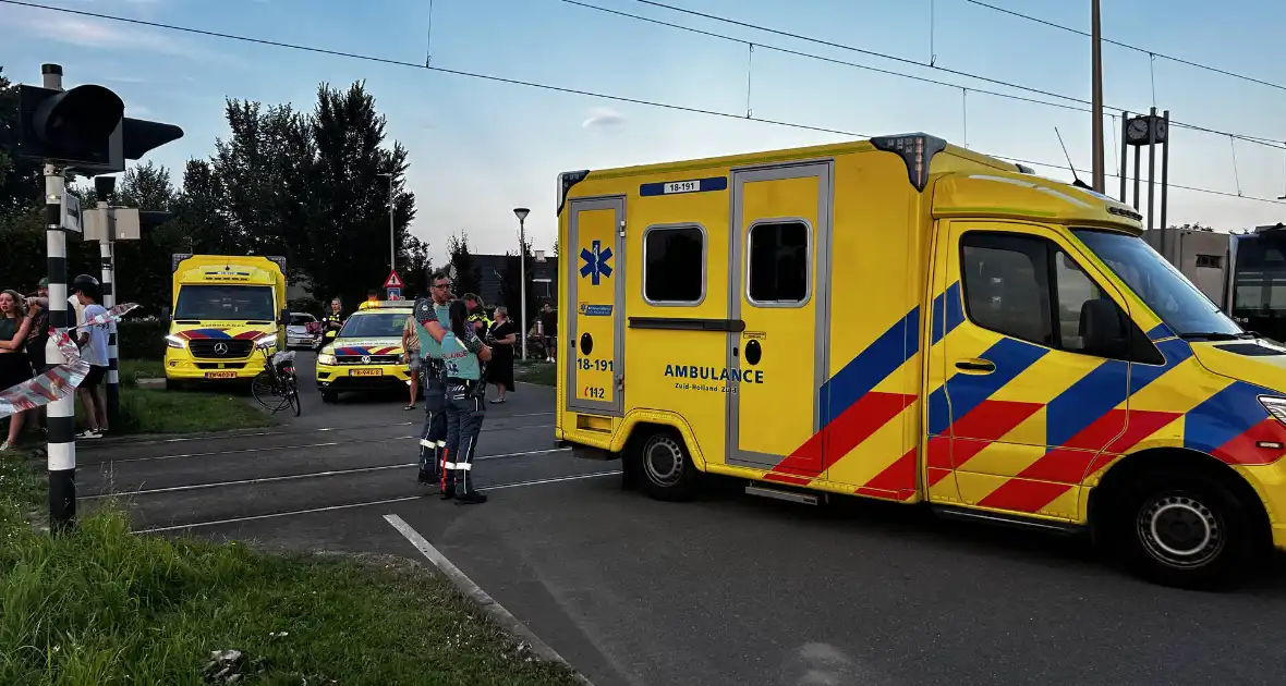 Scooterrijder zwaargewond bij aanrijding met tram - Foto 1