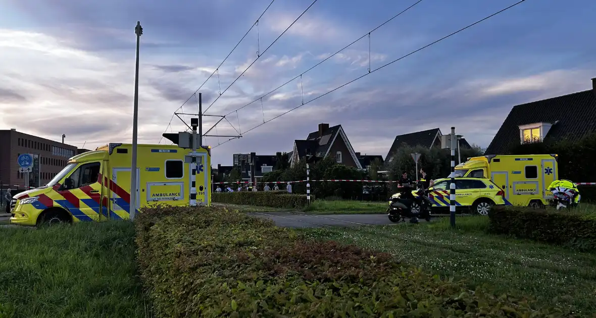 Scooterrijder zwaargewond bij aanrijding met tram - Foto 4