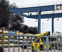 Veel rookontwikkeling bij grote brand bij Reachtracker