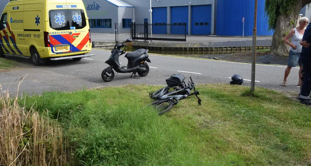 Scooter en fietser veroorzaken ongeval - Foto 2