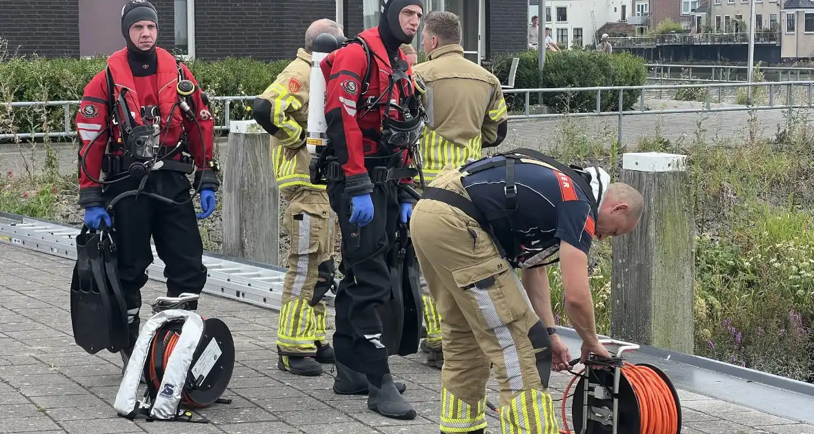 Hulpdiensten en politiehelikopter zoeken naar mogelijke drenkeling - Foto 3