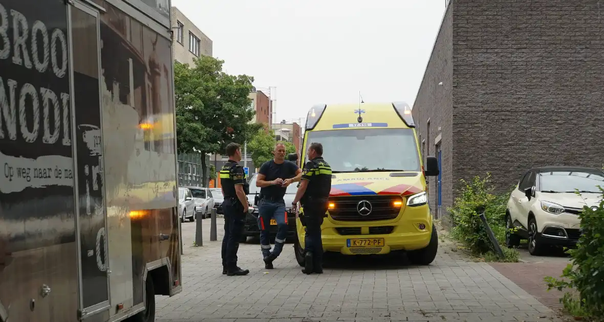 Hulpdiensten ingezet voor kind die met hand tussen liftdeur komt - Foto 1