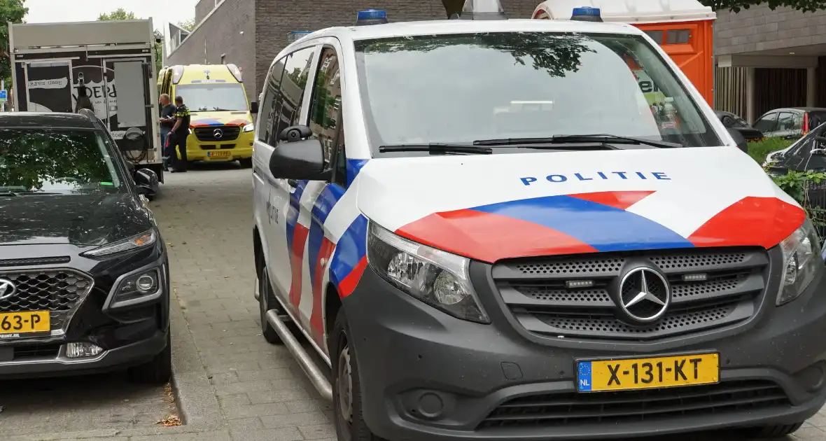 Hulpdiensten ingezet voor kind die met hand tussen liftdeur komt - Foto 2