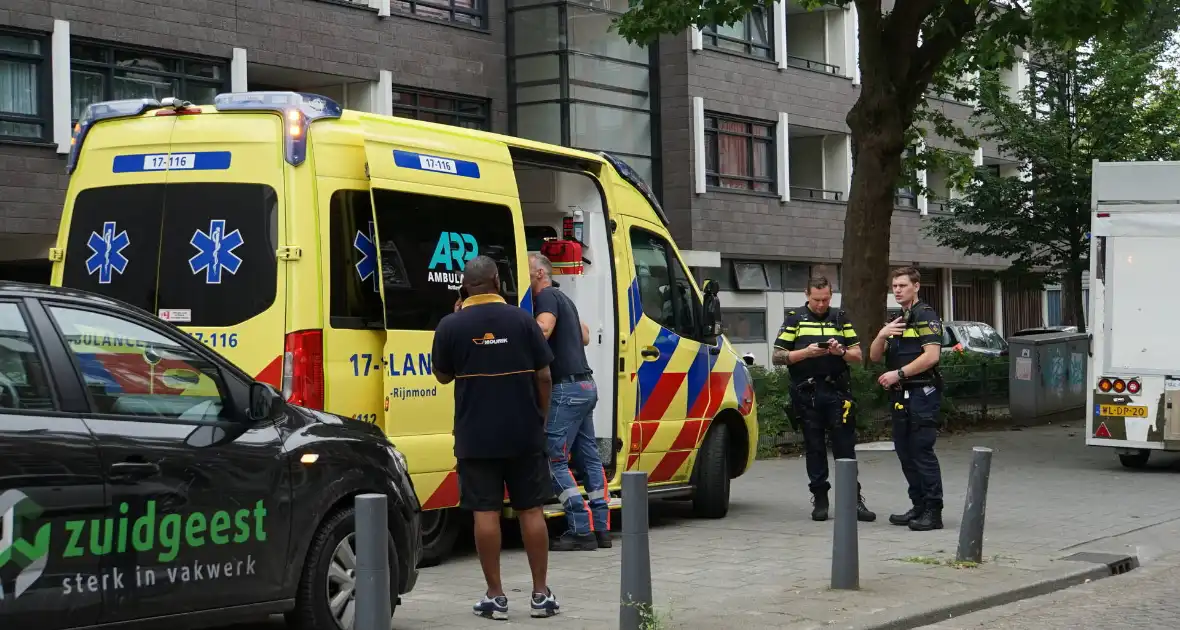 Hulpdiensten ingezet voor kind die met hand tussen liftdeur komt - Foto 3