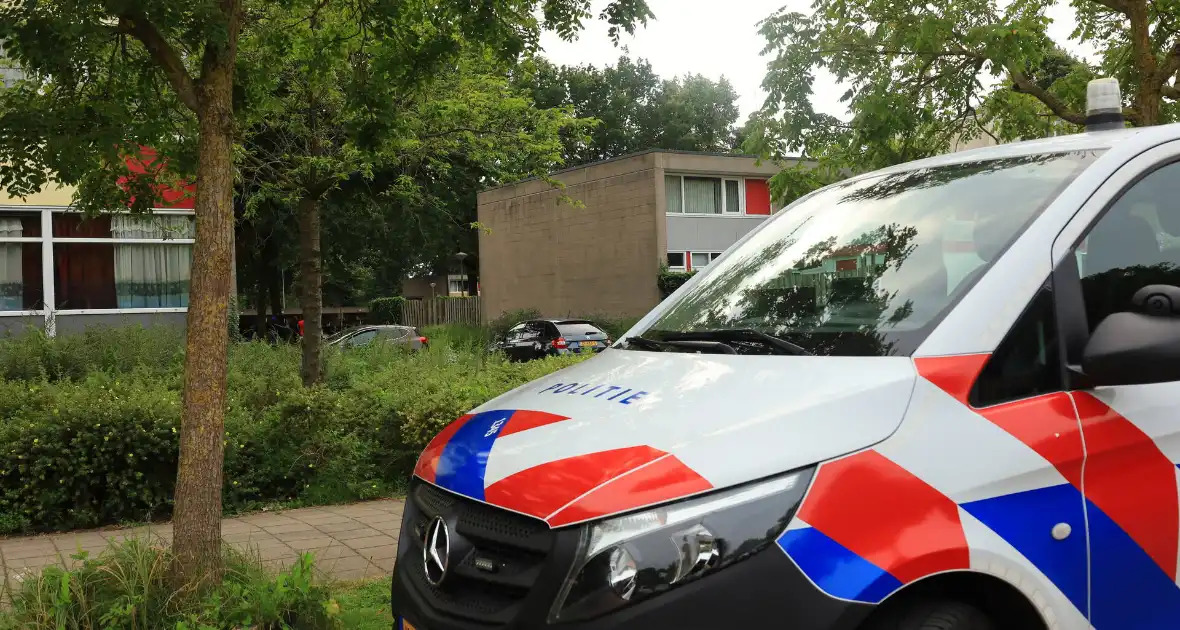 Politie ingezet na mogelijke steekpartij in woning - Foto 4