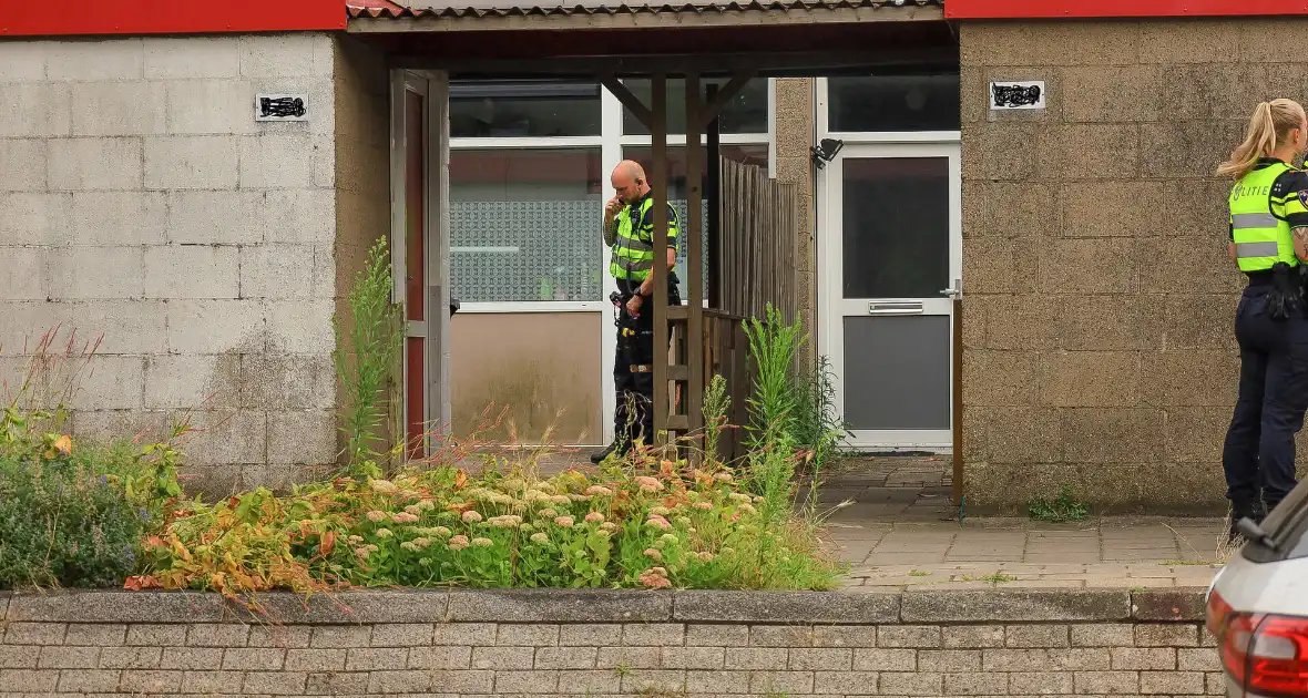 Politie ingezet na mogelijke steekpartij in woning - Foto 5